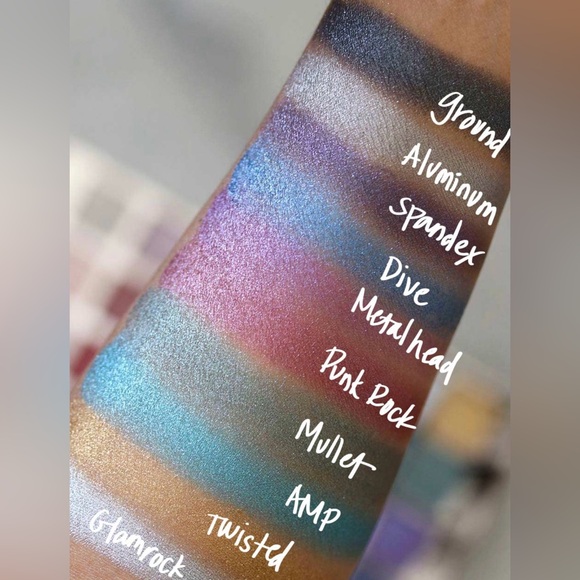 Urban Decay Heavy Metals Palette. - Picture 6 of 16